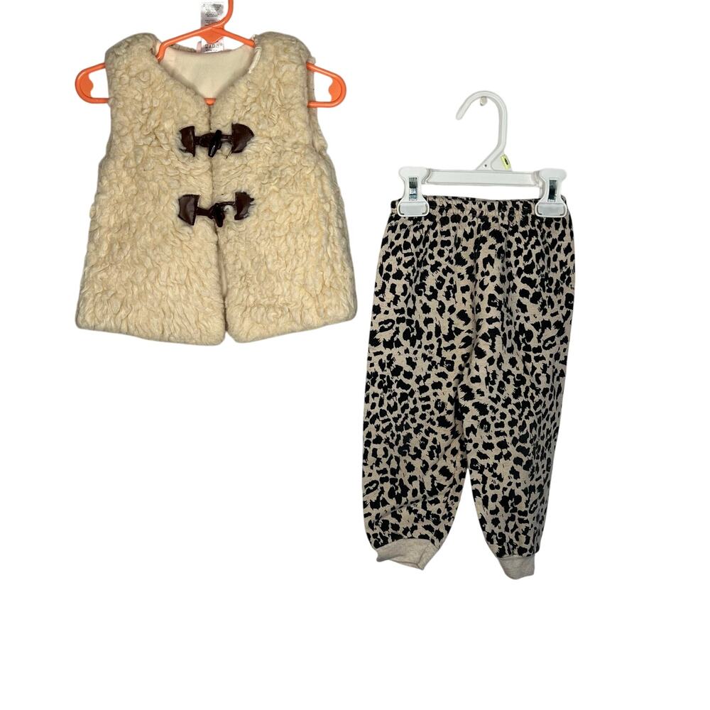Little Lass faux fur vest/Garanimals animal print fleece pants Size 2T